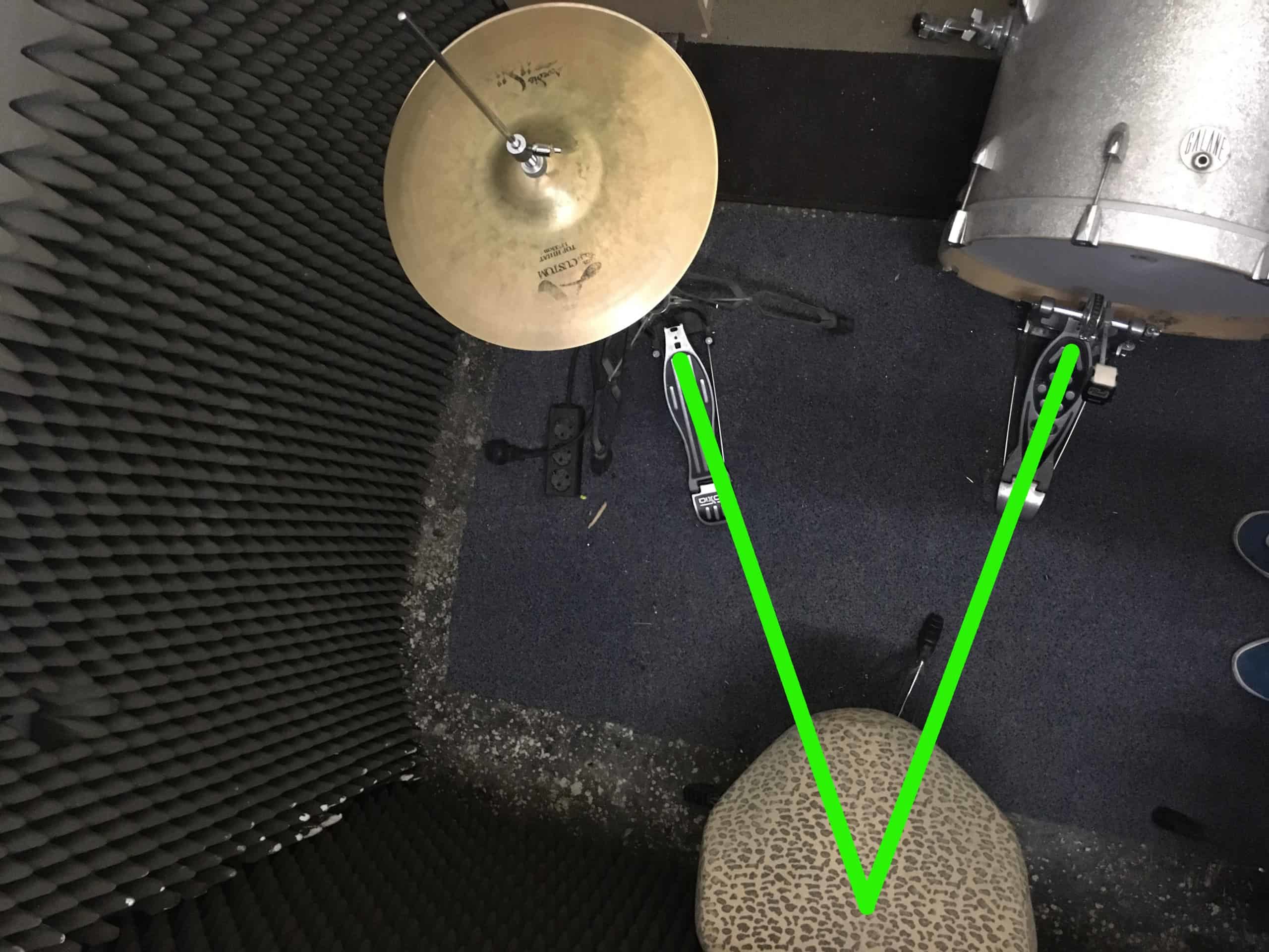How to position Bassdrum and HiHat